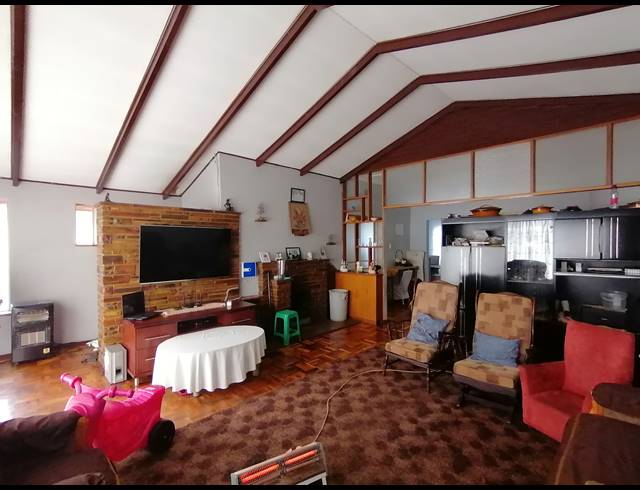3 BEDROOM FREESTANDING FOR SALE IN STILFONTEIN EXT 3